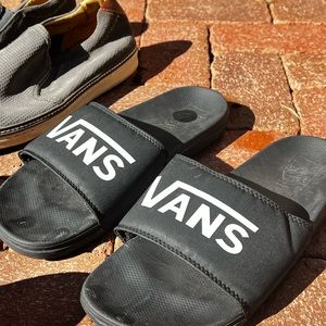 Men’s Vans Slides and Russell Athletic Leggings